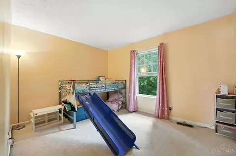 Bedroom - 601 Eagles Nest Ct, Hamilton Township, OH 45039 photo 8 of 8