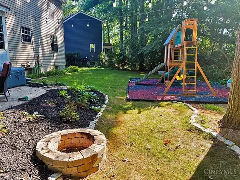 Exterior - 601 Eagles Nest Ct, Hamilton Township, OH 45039 photo 10 of 13