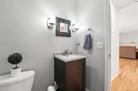 Bath - 601 Eagles Nest Ct, Hamilton Township, OH 45039 photo 1 of 4