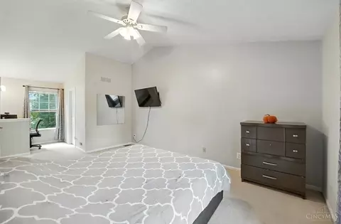 Bedroom - 601 Eagles Nest Ct, Hamilton Township, OH 45039 photo 4 of 8