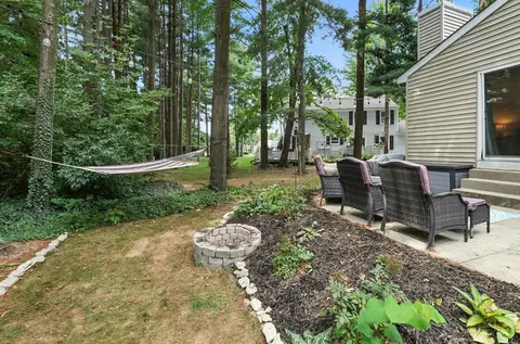 Exterior - 601 Eagles Nest Ct, Hamilton Township, OH 45039 photo 7 of 13