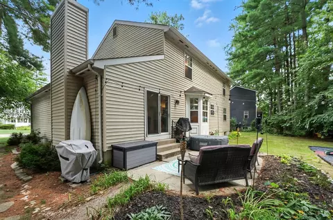 Exterior - 601 Eagles Nest Ct, Hamilton Township, OH 45039 photo 5 of 13
