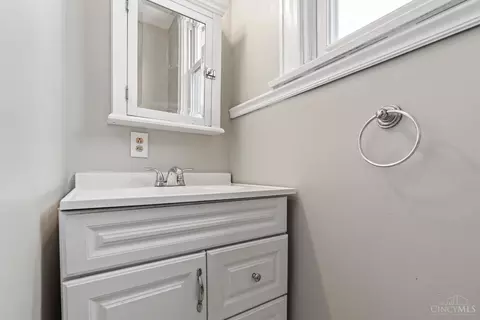Bath - 6717 Bramble Ave, Cincinnati, OH 45227 photo 4 of 4