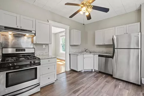 Kitchen - 6717 Bramble Ave, Cincinnati, OH 45227 photo 2 of 4