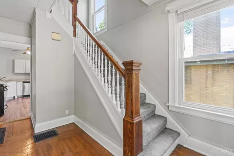 Entry Way - 6717 Bramble Ave, Cincinnati, OH 45227 photo 6 of 9
