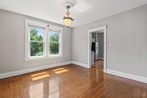 Living - 6717 Bramble Ave, Cincinnati, OH 45227 photo 3 of 4