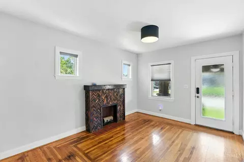 Living - 6744 Murray Ave, Cincinnati, OH 45227 photo 1 of 8