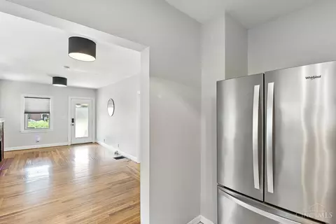 Entry Way - 6744 Murray Ave, Cincinnati, OH 45227 photo 1 of 2