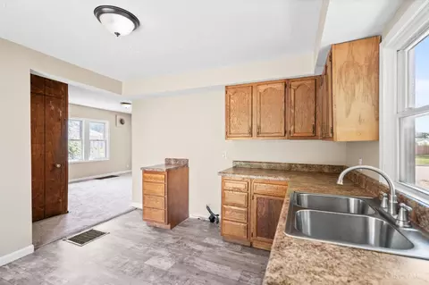 Entry Way - 605 Spring Ave, Franklin, OH 45005 photo 1 of 1