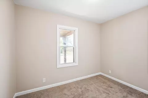 Bedroom - 605 Spring Ave, Franklin, OH 45005 photo 1 of 4