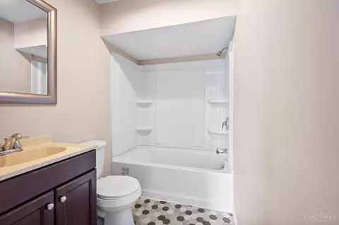Bath - 605 Spring Ave, Franklin, OH 45005 photo 1 of 1