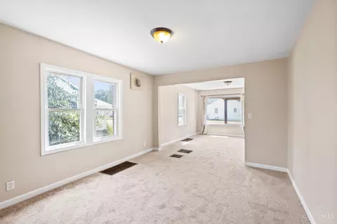 Living - 605 Spring Ave, Franklin, OH 45005 photo 3 of 4