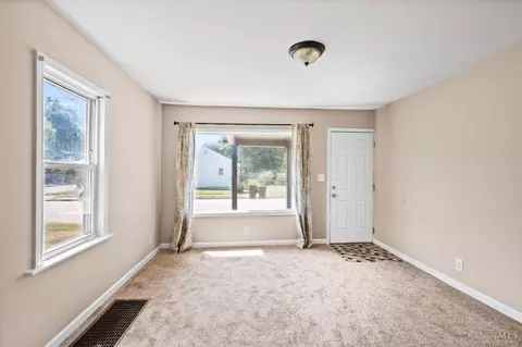 Living - 605 Spring Ave, Franklin, OH 45005 photo 1 of 4