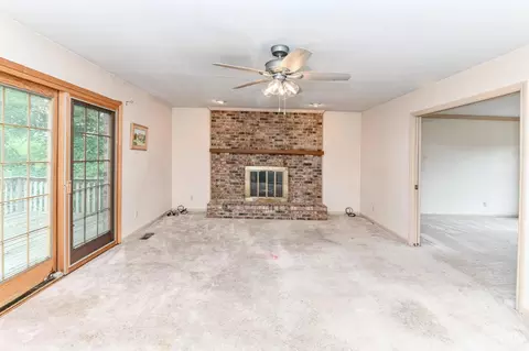 Living - 2616 Saddleback Dr, Cincinnati, OH 45244 photo 2 of 3