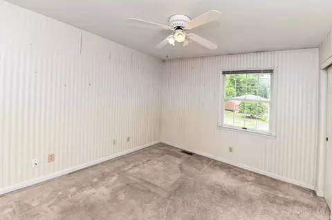 Bedroom - 2616 Saddleback Dr, Cincinnati, OH 45244 photo 5 of 6