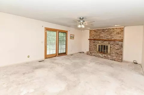 Living - 2616 Saddleback Dr, Cincinnati, OH 45244 photo 3 of 3
