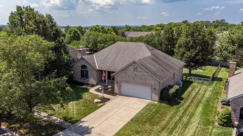 6017 Indian Trace Dr, Hamilton, OH 45011