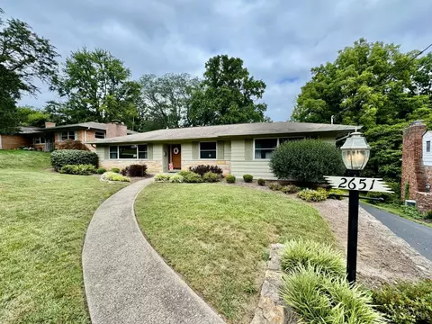 2651 Beechmar Dr, Cincinnati, OH 45230 photo 2