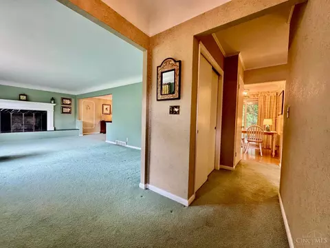 2651 Beechmar Dr, Cincinnati, OH 45230 photo 5