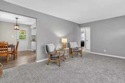 165 Crest Dr, Reading, OH 45215 photo 5