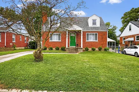 165 Crest Dr, Reading, OH 45215 photo 3
