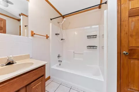 Bath - 205 Douglas Cir, Georgetown, OH 45121 photo 1 of 2