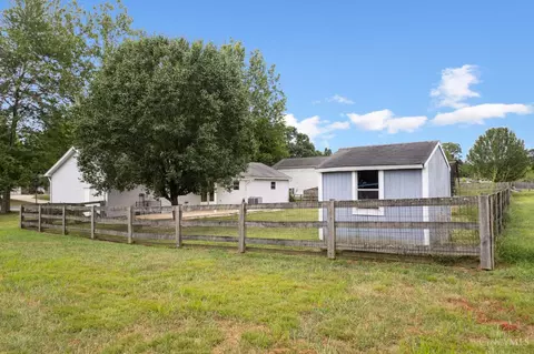 Exterior - 205 Douglas Cir, Georgetown, OH 45121 photo 5 of 9