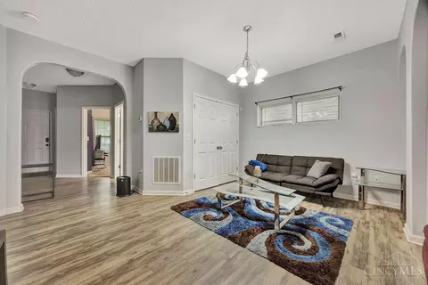 6 Dewitt St, Greenhills, OH 45218 photo 5