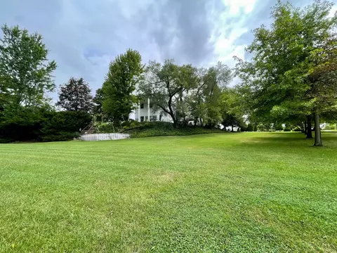Exterior - 9453 Coogan Dr, Cincinnati, OH 45231 photo 8 of 13