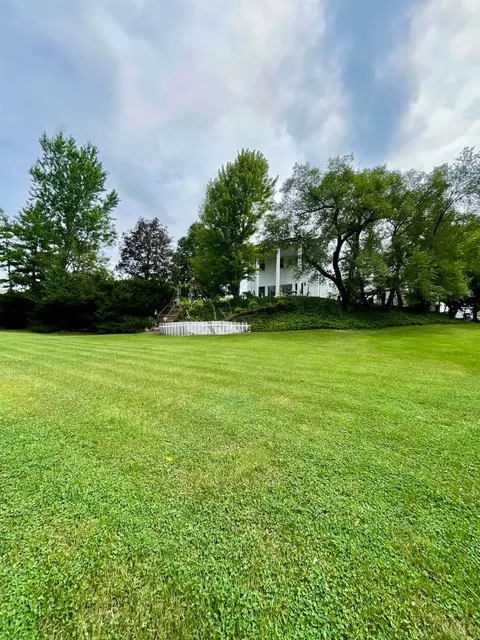 Exterior - 9453 Coogan Dr, Cincinnati, OH 45231 photo 10 of 13