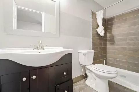 Bath - 4165 Gensen Loop, Cincinnati, OH 45245 photo 3 of 3