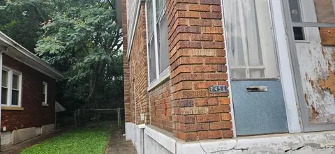 2456 Saturn St, Cincinnati, OH 45214 photo 2