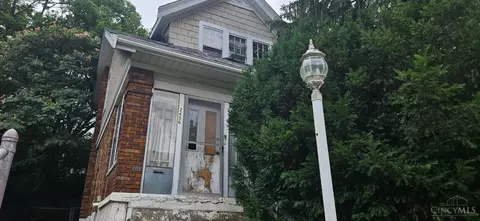2456 Saturn St, Cincinnati, OH 45214