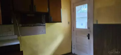 2456 Saturn St, Cincinnati, OH 45214 photo 3