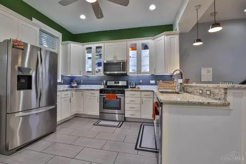 Kitchen - 1569 Pullan Ave, Cincinnati, OH 45223 photo 1 of 4