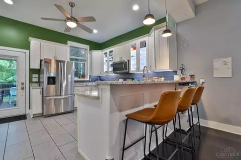 Kitchen - 1569 Pullan Ave, Cincinnati, OH 45223 photo 3 of 4