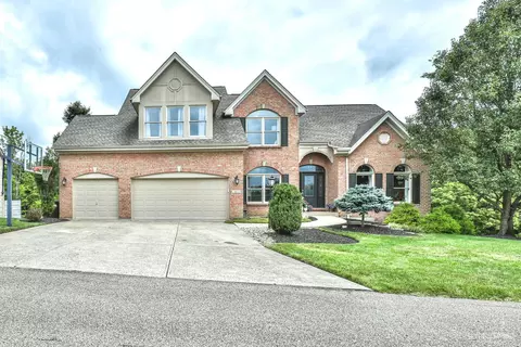 3813 Beacon Woods Dr, Cleves, OH 45002