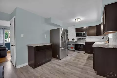 4643 Amesborough Rd, Kettering, OH 45420 photo 9