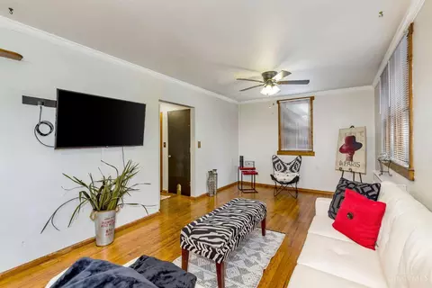 Living - 2 Brompton Ln, Greenhills, OH 45218 photo 5 of 9