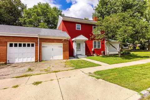 Exterior - 2 Brompton Ln, Greenhills, OH 45218 photo 3 of 3