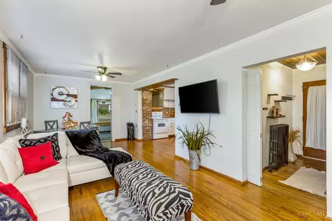Living - 2 Brompton Ln, Greenhills, OH 45218 photo 6 of 9