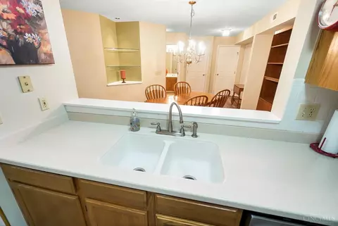3997 Maplefield Ct, Cincinnati, OH 45255 photo 20