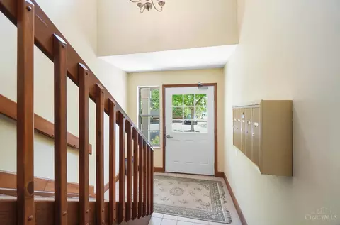 3997 Maplefield Ct, Cincinnati, OH 45255 photo 5