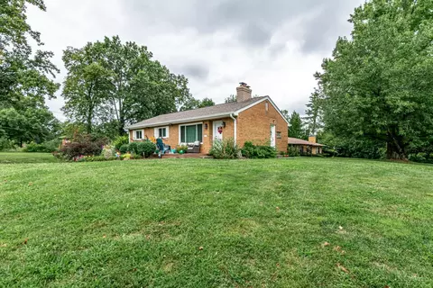 910 Lakeside Dr, Cincinnati, OH 45231