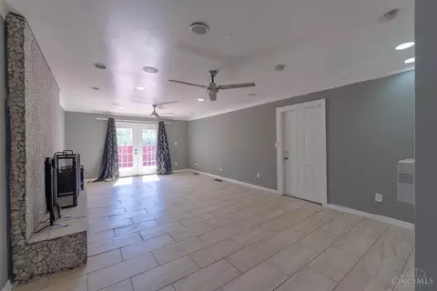 Living - 1869 Ashbrook Dr, Cincinnati, OH 45238 photo 3 of 3