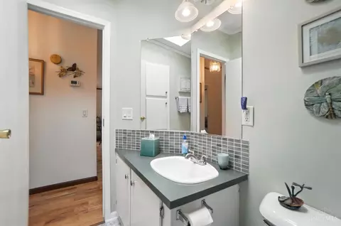 Bath - 107 Eldorado Ave, Cincinnati, OH 45230 photo 6 of 6