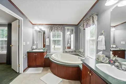 Bath - 107 Eldorado Ave, Cincinnati, OH 45230 photo 2 of 6