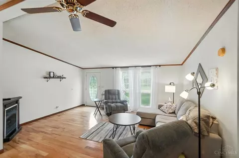 Living - 107 Eldorado Ave, Cincinnati, OH 45230 photo 1 of 2