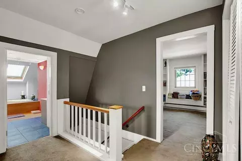 Entry Way - 3833 Eileen Dr, Cincinnati, OH 45209 photo 5 of 6