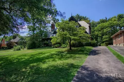 Exterior - 3833 Eileen Dr, Cincinnati, OH 45209 photo 2 of 21